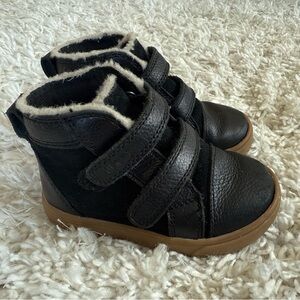 Ugg rennon black leather boots toddler 7C